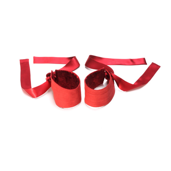 Image of Lelo Etherea zijden handboeien rood